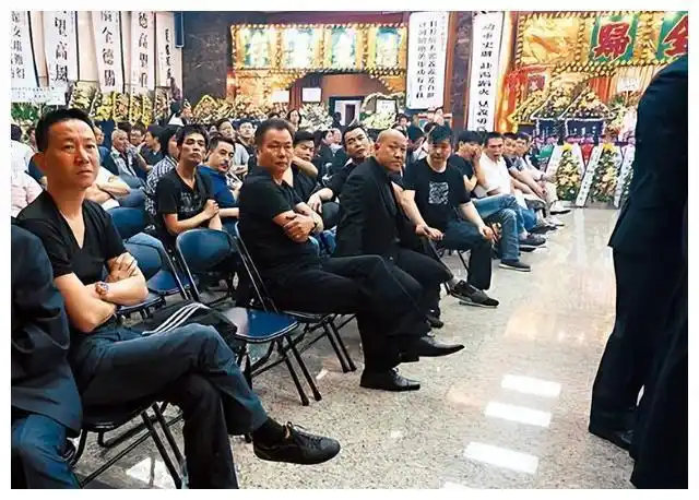 香港新义安掌门人向华强如何只手遮天你了解的只是冰山一角