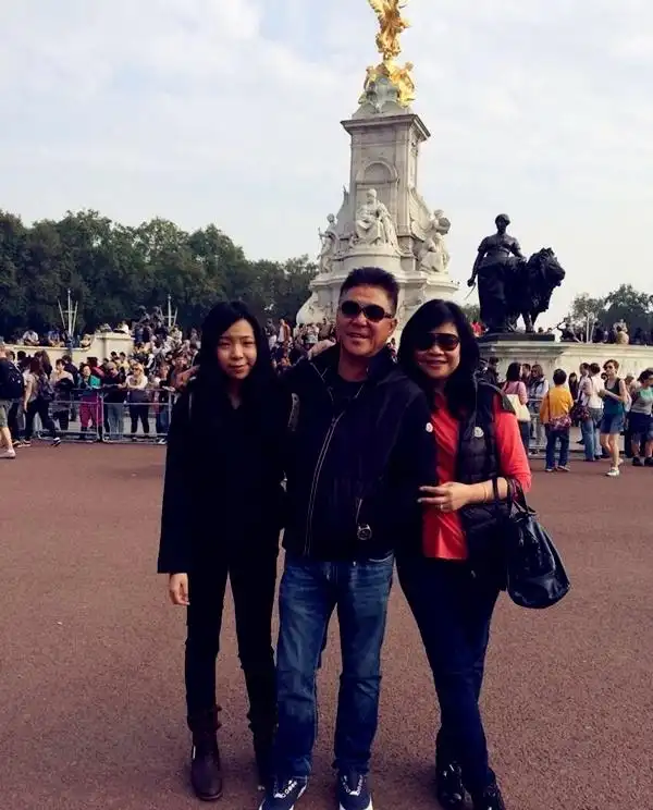 长相太随爹!爆歌手姜育恒21岁女儿近照,与妻相爱33年很幸福