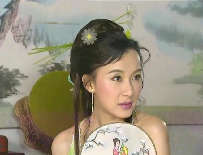 小李飞刀中的簪花美人莫兰表里不一孙小红简单不失俏皮感