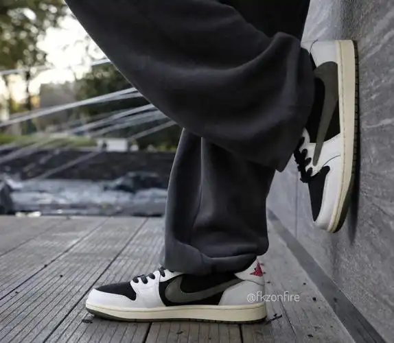 travisscottxaj1olive上脚欣赏