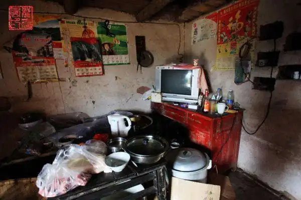 城里人羡慕乡下大房大院 农村穷人羡慕城里吃得好