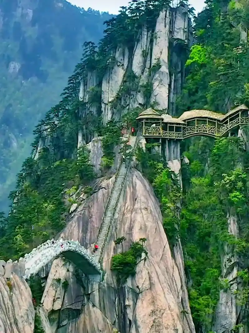 天堂寨位于安徽省金寨县与湖北省罗田县交汇处,天堂寨素有华山之 - 抖
