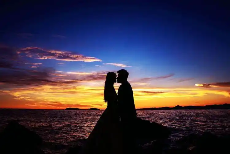 一对新人的浪漫爱情故事《2020——10,18日》