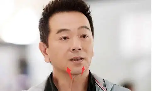 下巴上有这条线的男人,年轻时可能受罪,但中年后运势将会慢慢好