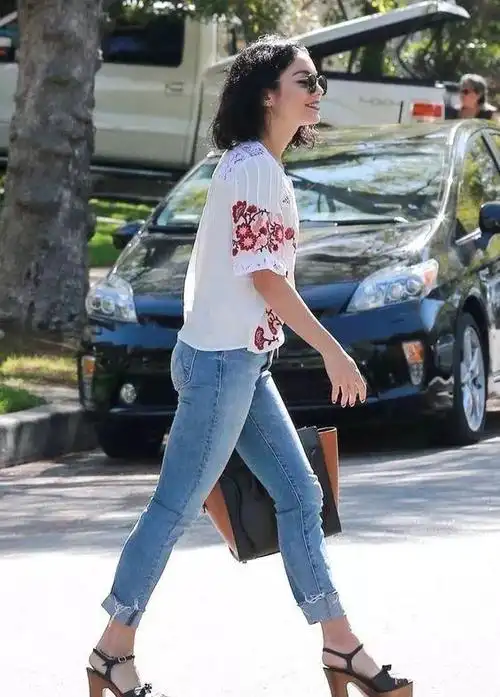 矮个子女星凡妮莎哈金斯时尚街拍155cm可穿女神范