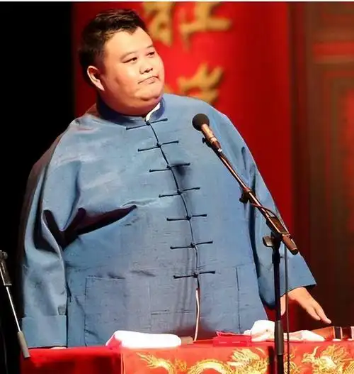 高峰不是相声演员,他是直眉瞪眼奔着艺术家去的