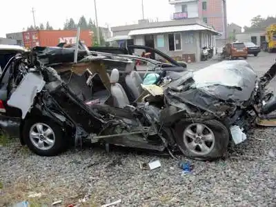 老板透露胡歌车祸脸上颈部共缝100多针