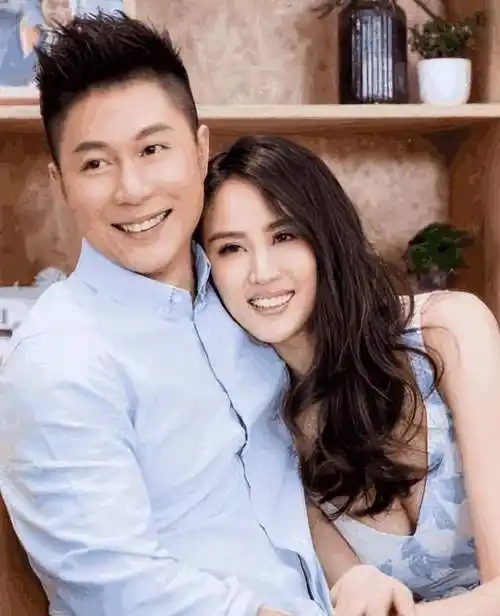 用7年时间陪她长大,一家四口幸福美满_李小鹏_李安琪_因为