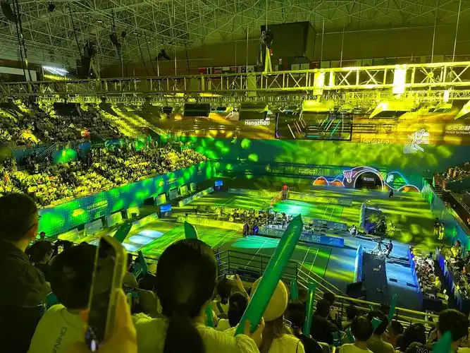 看到活的李宗伟!!!! #羽毛球 #比赛现场 #杭州亚运会 - 抖音