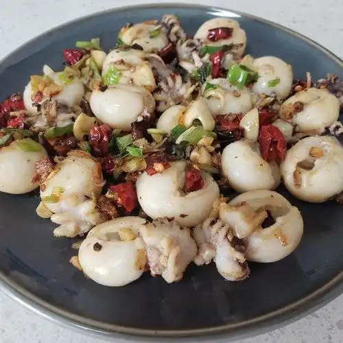 爆炒墨鱼仔,简单美味,香辣可口,下饭菜