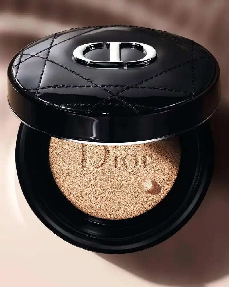 锁妆家族全新成员——dior迪奥水光气垫