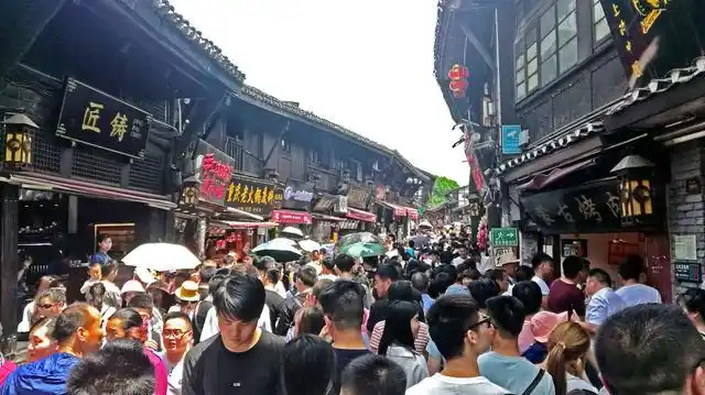 人气爆棚的磁器口古镇(重庆)(4a)