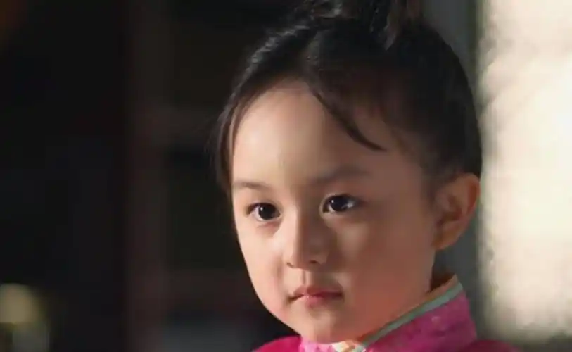 2岁出道年入百万,颜值太高"被禁止整容",今又凭《小舍得》走红_刘楚恬