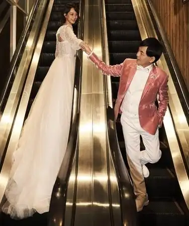 黄子佼登记一周年晒婚纱照|黄子佼|孟耿如