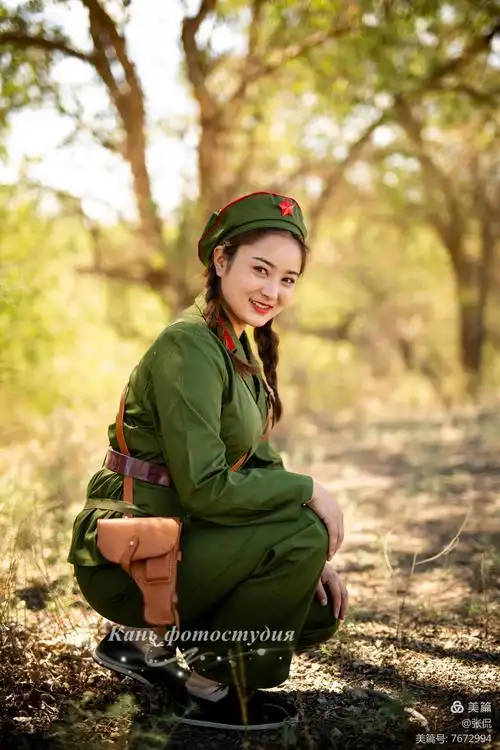 影视照片中的女兵