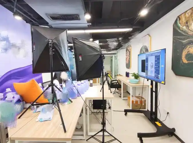 2500元(网红直播间)精装小户型 近批发城 有货梯