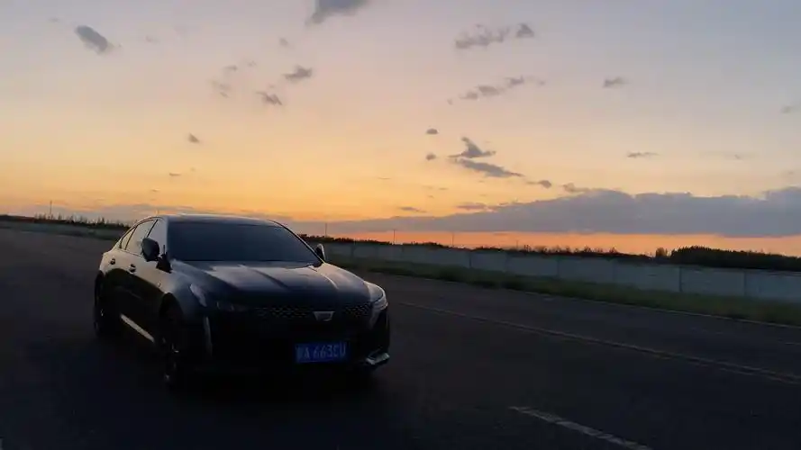 分享新车 凯迪拉克ct5赶个日落