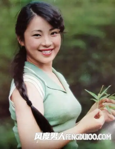 时时彩稳赚不赔公式:李连杰前妻黄秋燕近况 最近照片显憔悴