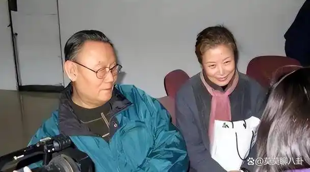 吕中:一路好好走!泪别恩爱53年的小学丈夫,47岁出道,家庭幸福