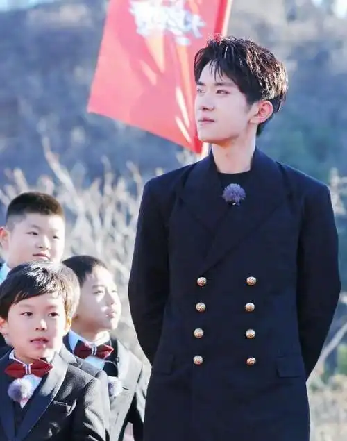 一个普通人,褪去明星光环也有私人生活,太多粉丝想成为他口中的阿深