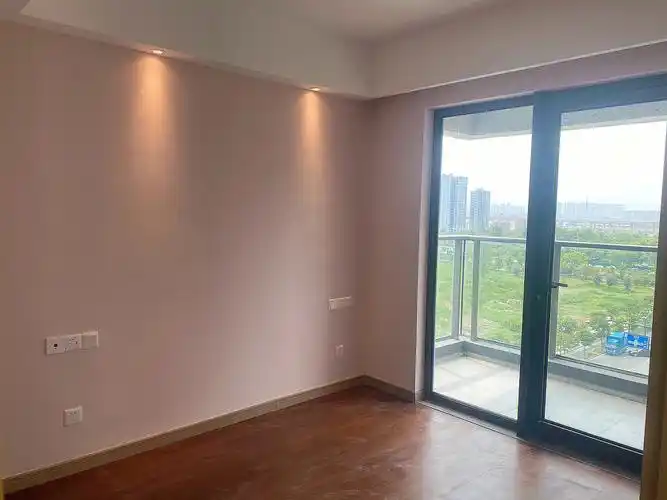 浅滩银珠乳胶漆上墙效果图