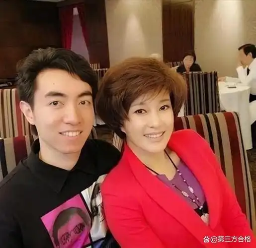 刘晓庆:四段婚姻没孩子,把外甥当儿子养了半生,晚年靠他支撑
