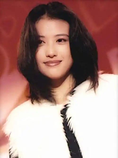 原创年轻时的周海媚到底有多美难怪当年的周芷若这么火