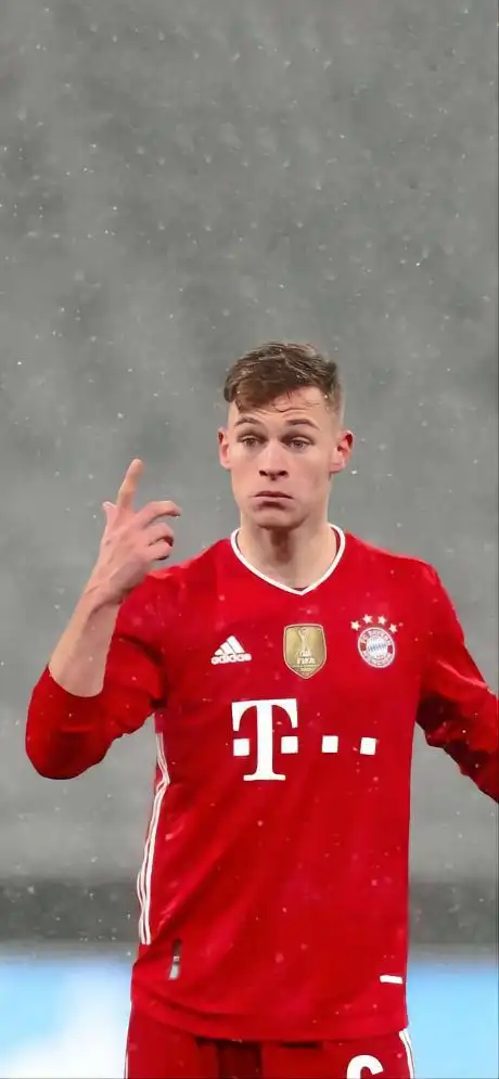 攻其不备基米希直接任意球破门当选拜仁八月最佳进球