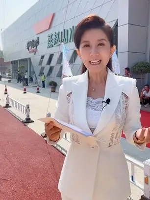 主持人张杰大长腿 - 抖音