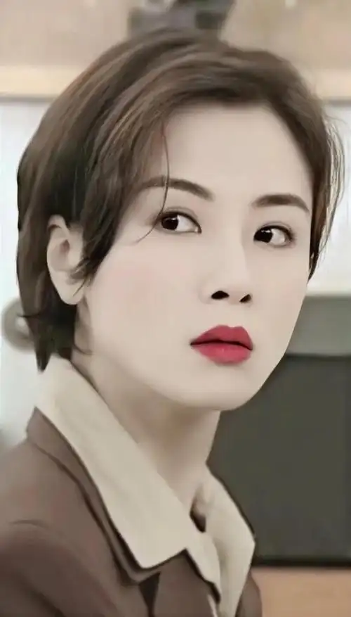 短发女神袁洁莹