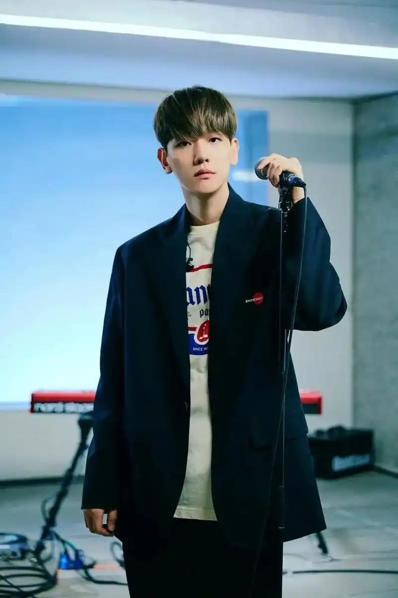 今天是love again的音译!伯贤 solo2 lov - 抖音