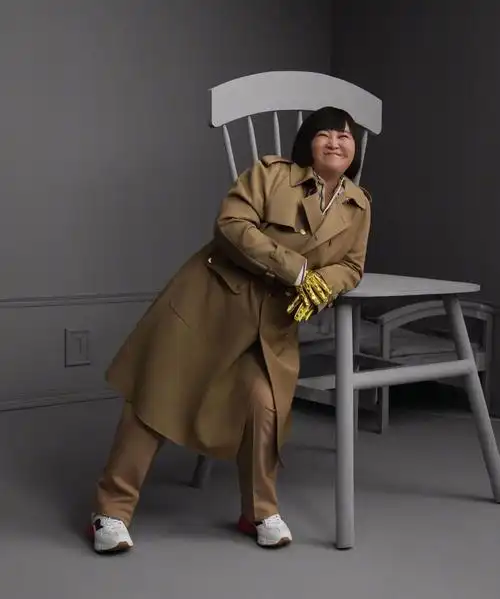 贾玲时尚大片身穿霸道女总裁style又酷又拽