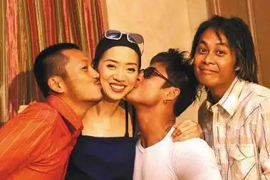 虽然师父很厉害,但是梅艳芳对于草蜢来说是永远也无法抹掉的印记.