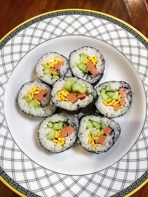 家庭寿司简单做法「家庭版寿司的做法大全」