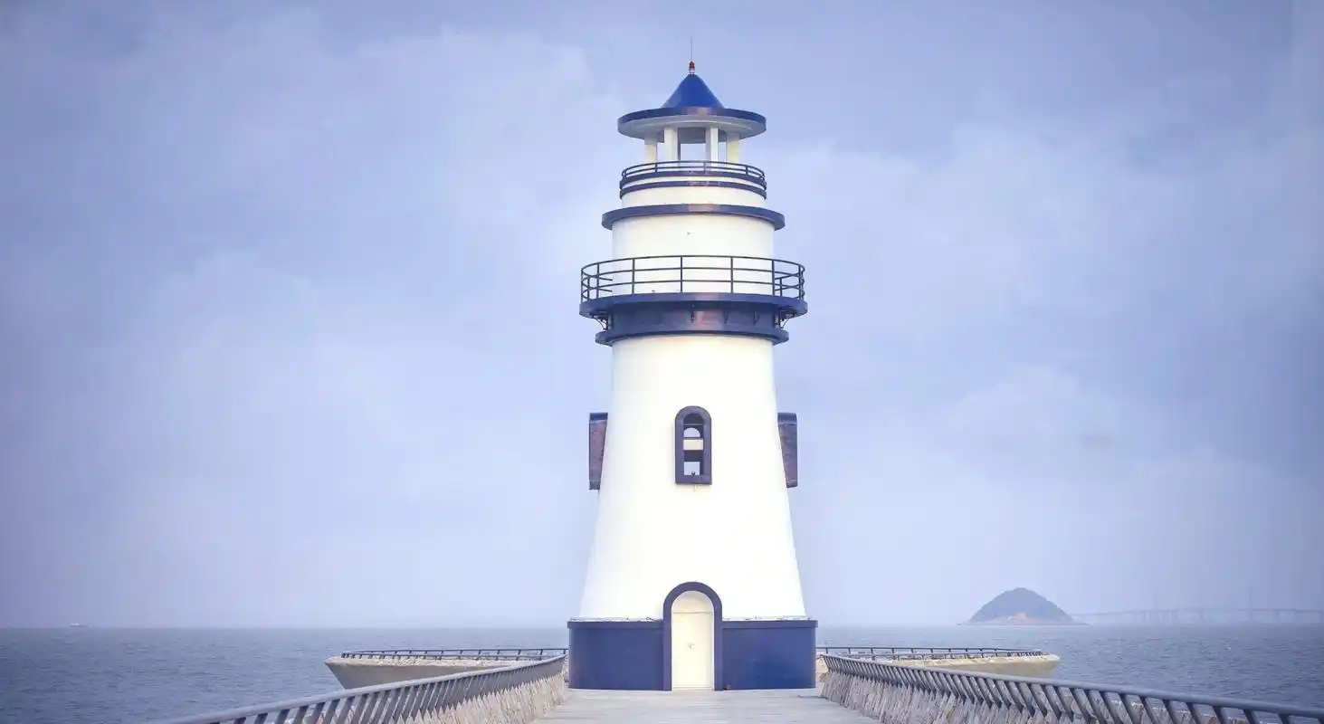 90 在珠海,有许多高品质的酒店供您选择,其中珠海粤财皇冠假日酒店