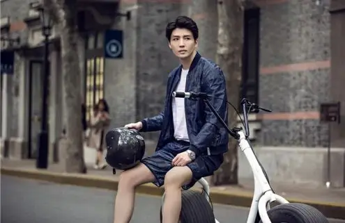 钟凯逆天侠盗团2千面贼王其片中有大量打戏