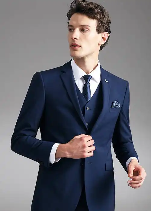 定制西服藏蓝色是不错的选择