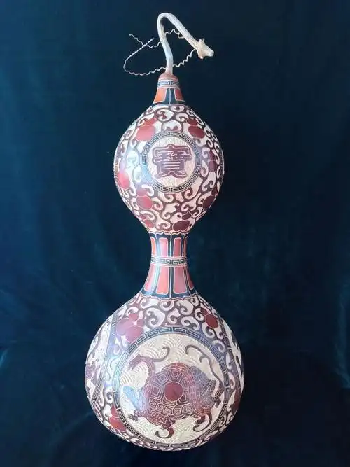 王国伟的浅浮雕,镂雕葫芦作品《枫叶》