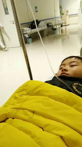 儿子咳嗽住院的时候,真的希望我能替孩子生病,让孩子好好的,健康快乐