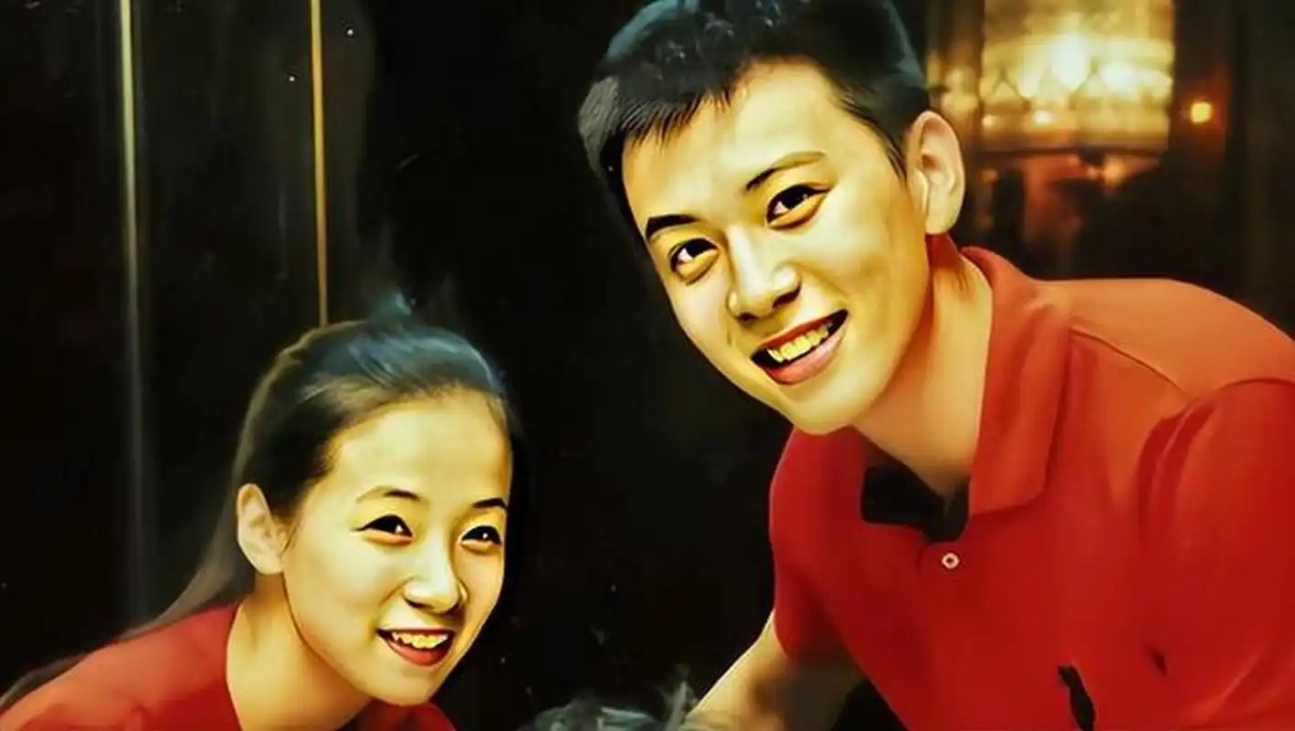 杨鸣是一位著名的篮球运动员,但最近陷入了一场出轨丑闻.