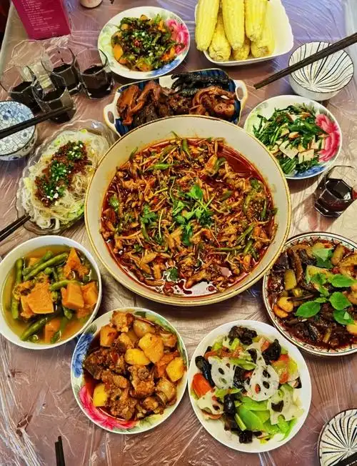 朋友聚餐家宴六人餐适合聊天品酒慢慢吃的菜