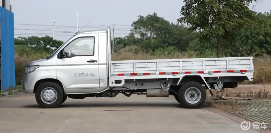五菱荣光新卡双排1.5价格国6仓栅车拖猪_易车知识库
