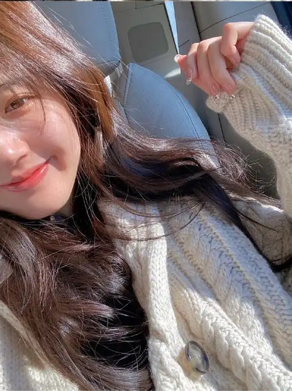 女生自拍备忘录:7个自拍达人必备的自拍技巧,谁拍都好看|脸小_网易订