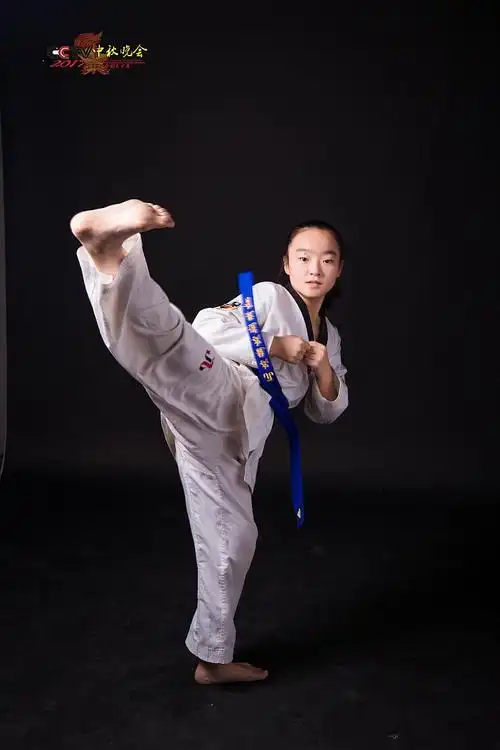 小学生,初中生,高中生开设课程跆拳道,散打,初高中生实战速成,拳击,双