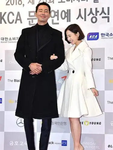 158cm朴宝英穿公主裙同框赵寅成身高差太萌了吧