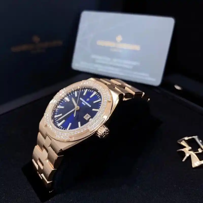 江诗丹顿 女款纵横四海4605v/200r蓝盘 18k玫瑰金材质原镶钻 35mm表径