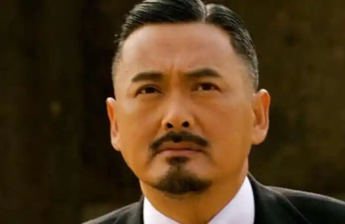 赌神周润发中风昏迷时,妻子不在身边,无儿无女还笑他不捐款?