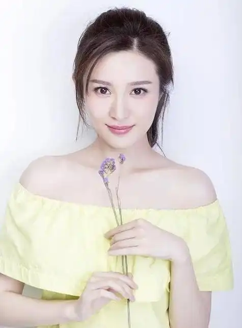 这样一来,不仅能够提升演技水平,还能避免让人误解邬靖靖是依靠资源