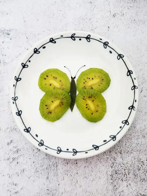 今日份超快手三分钟摆盘奇异果蝴蝶教程已发送至群内