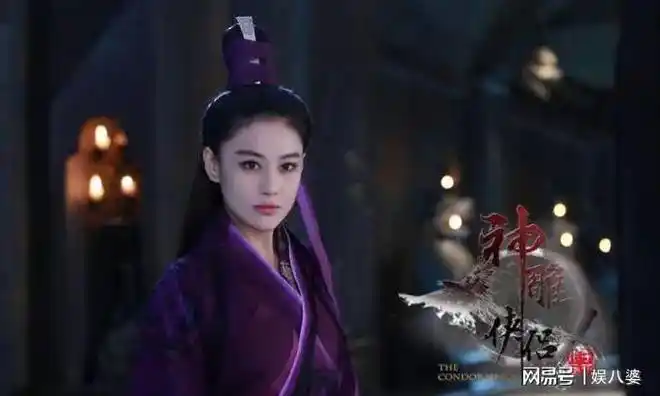 35岁张馨予海边大秀身材胸部丰腴衬细腰一嫁改命有多幸福